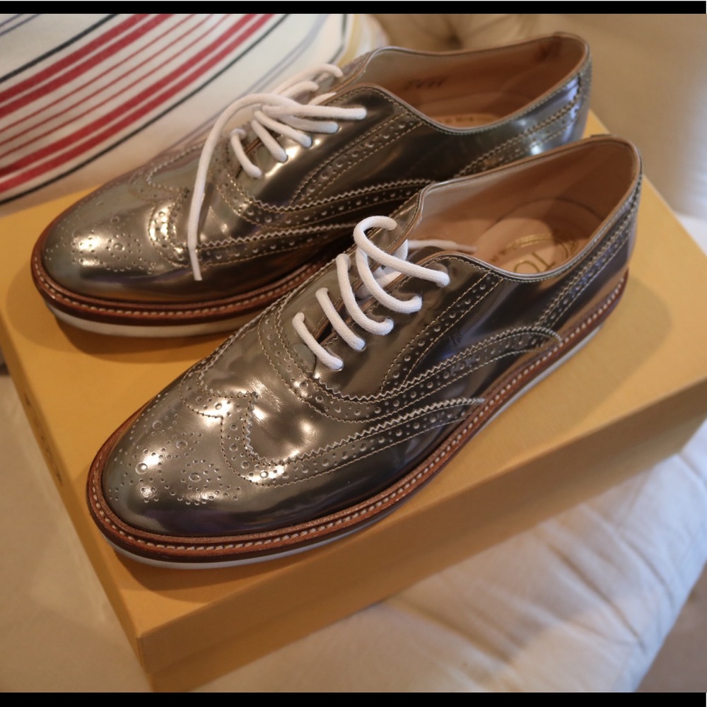 Tod’s derby shoes